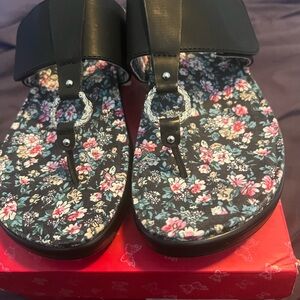 NIB Alegria flippy flop sandals